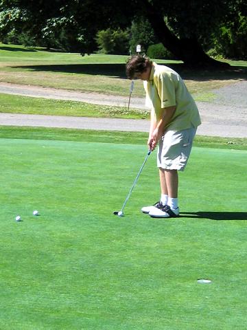 Practice putting - July 17, 2008