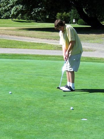 Practice putting - July 17, 2008